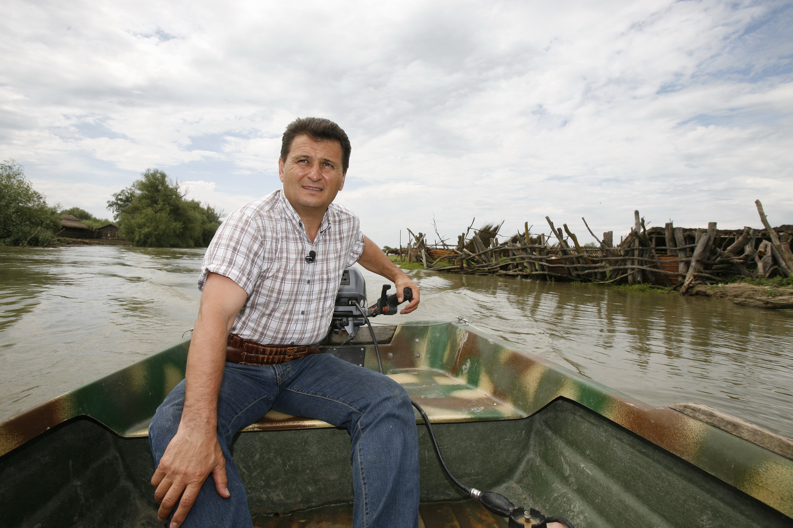 In aceasta vara, la ProTV, vedetele vor spune “Serviti, va rog!” din Delta