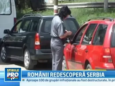 S-a deschis vama spre Serbia. Mii de romani au trecut granita