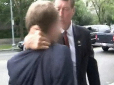 Bataia e rupta din Congres: un deputat american AGRESEAZA un student!