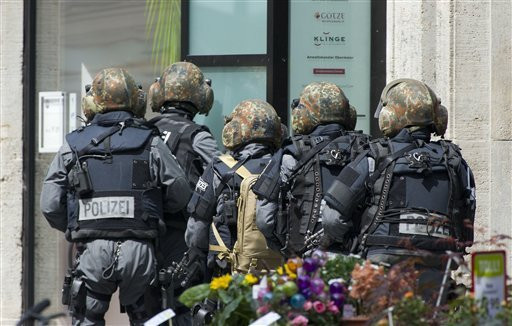 Luare de ostatici la sediul BMW Franta. Atacatorul, un fost angajat