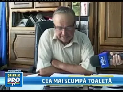 Ce se poate construi cu 70.000 euro? O toaleta intr-o scoala, la sat