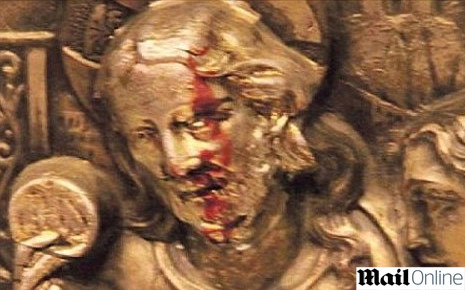 Curge sange din chipul lui Isus, in Argentina! Facatura sau minune?