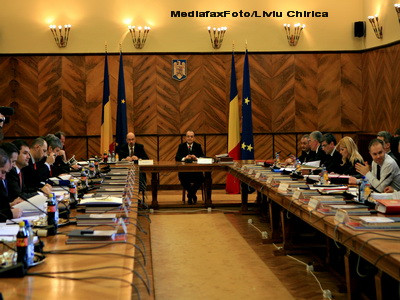 In prag de concediere, angajatii din ministere arata ca sunt de neinlocuit!