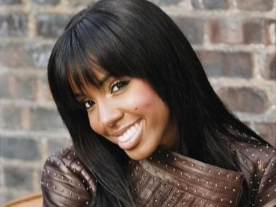 Kelly Rowland lanseaza clipul "Everywhere You Go"