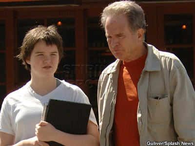 Soc pentru Warren Beatty si Annette Bening. Fiica lor isi schimba sexul