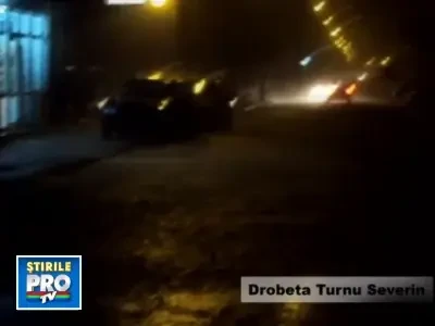 Furtunile au distrus sute de case in Romania