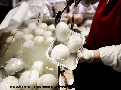 70.000 de pachete cu mozzarella "albastra", confiscate de OPC-ul italian