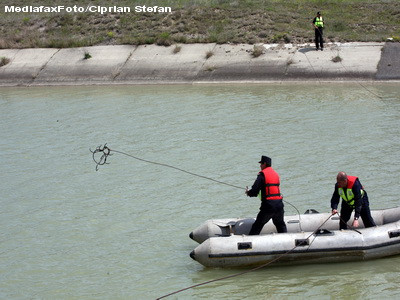 S-au reluat cautarile pe lacul Tarnita