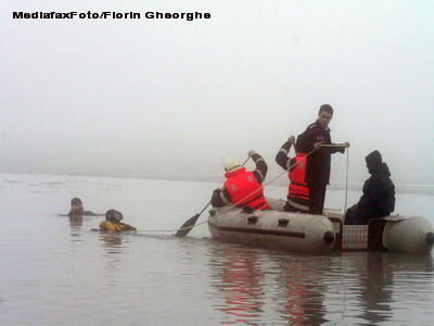 Noi cautari in Delta. Un barbat a disparut, dupa ce s-a rasturnat cu barca