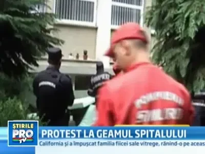 A vrut sa se arunce de la etaj, pentru ca a ramas fara locuinta