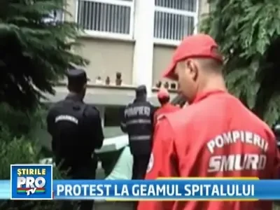 A vrut sa se arunce de la etaj, pentru ca a ramas fara locuinta