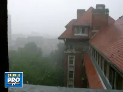 Prapad la Timisoara. Furtuna a blocat orasul. Zeci de curti inundate