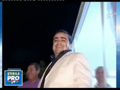 L-au calcat hotii pe Adrian Minune!