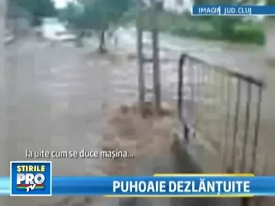 Cosmarul inundatiilor. Doua persoane au fost luate de ape si-au disparut