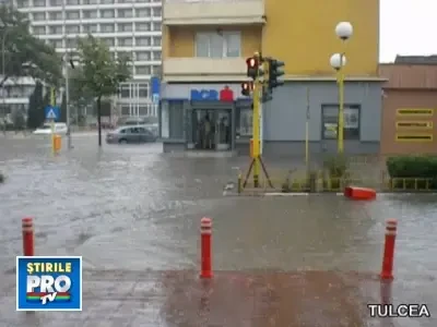 Tulcea, Suceava, Cluj, sub ape. Ploile au facut ravagii