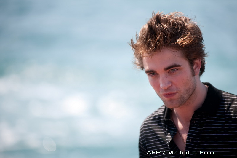 Dezamagire mare pentru fanele lui Robert Pattinson. Ar fi avut dublura pentru scenele de dragoste