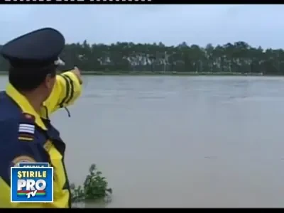 Cod rosu de inundatii pe raul Prut. Zeci de persoane au fost evacuate