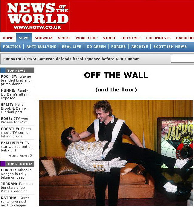 Incredibil. Vezi cum levita Michael Jackson, "asistat" de un magician