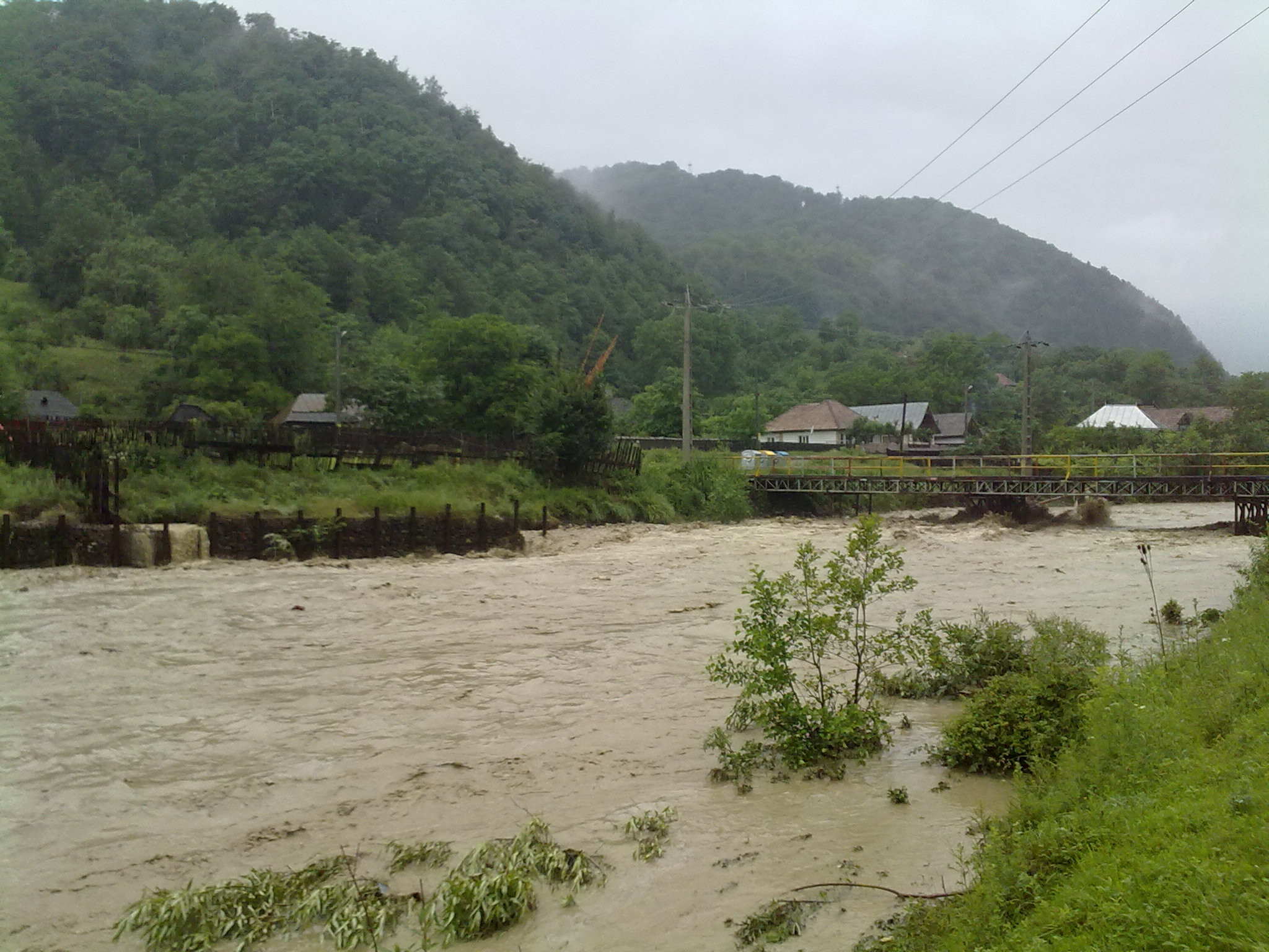 Prapad in Dorohoi si Suceava! Sute de oameni evacuati din case!