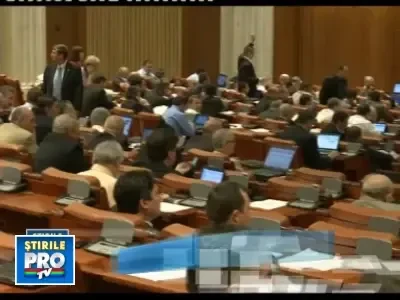 Parlamentul a votat eliminarea taierilor de pensii din legile austeritatii