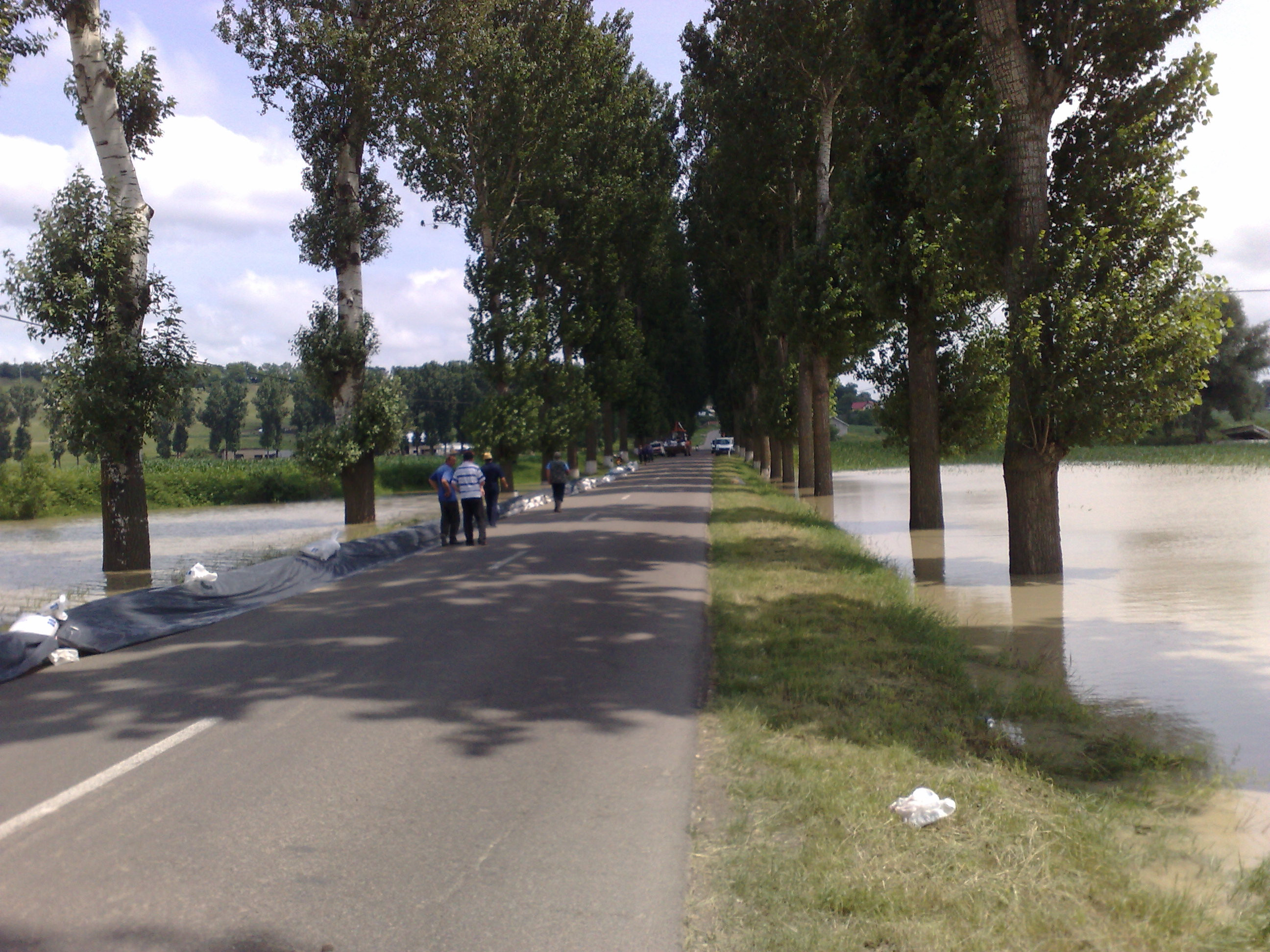 Prutul face prapad si in Republica Moldova. Chisinaul, inundat