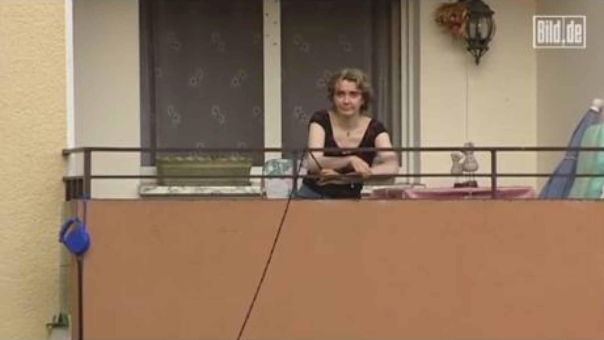 Boala cumplita! Moare daca iese din casa!