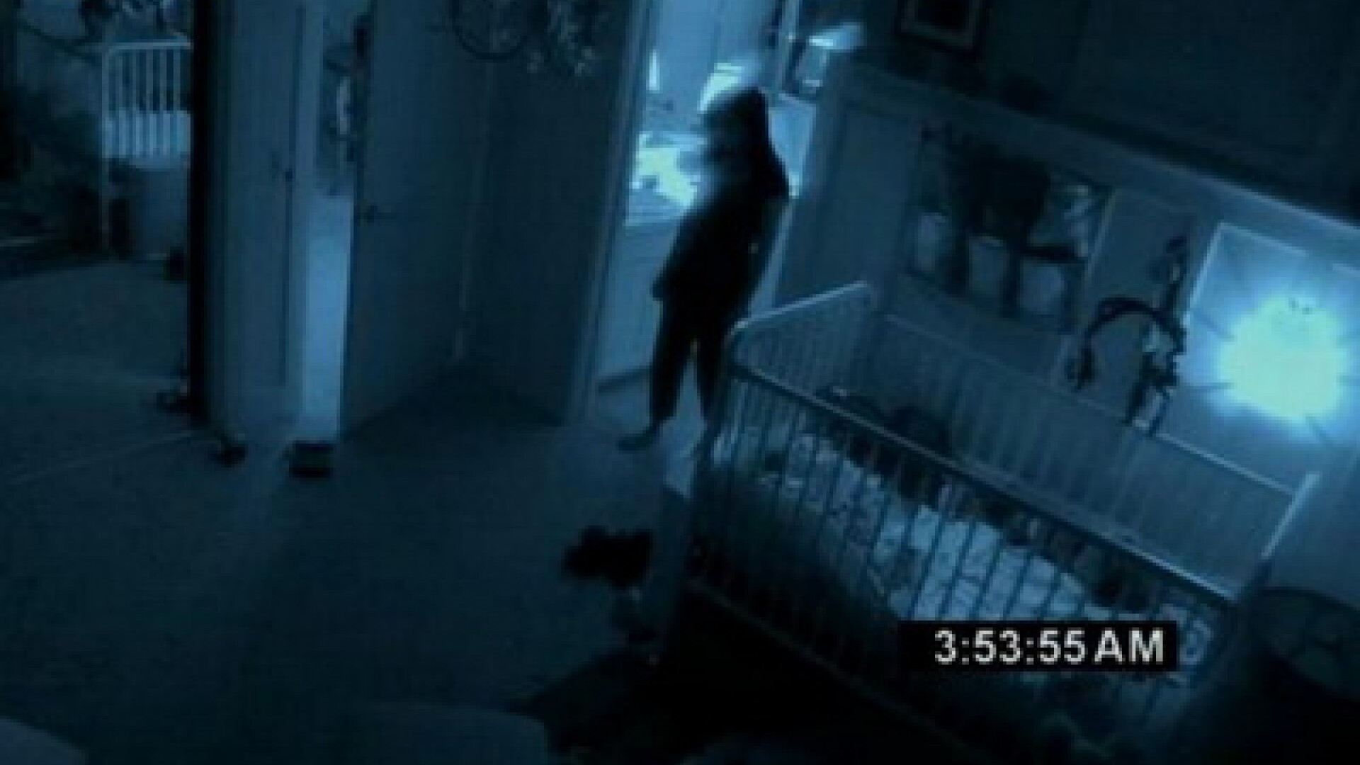 Mai dormi noaptea? Vezi trailerul Activitati Paranormale 2!