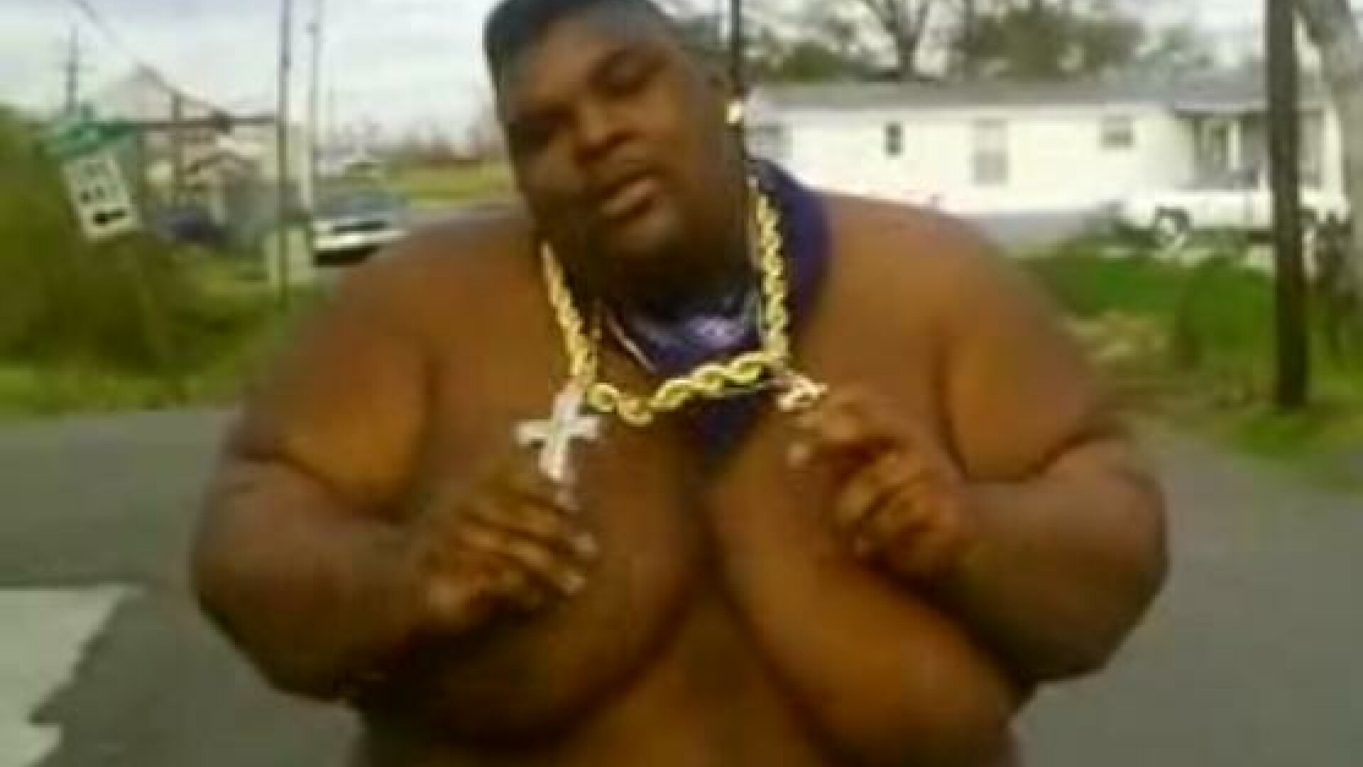 No comment! "Sunt bogat, sexy si fatal, rapper-ul ideal". Vezi video