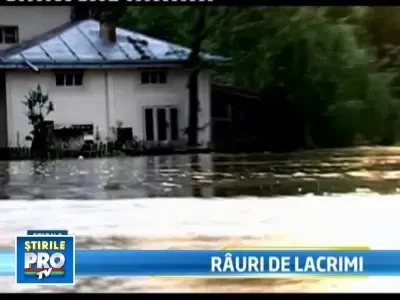 Au lasat in urma tot ce aveau, prada apelor. Sunt 13.000 de sinistrati