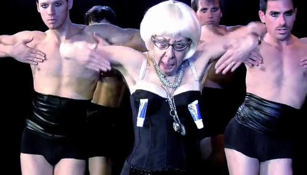 Stirba si ridata! Uite cum va arata Lady GaGa peste 50 de ani