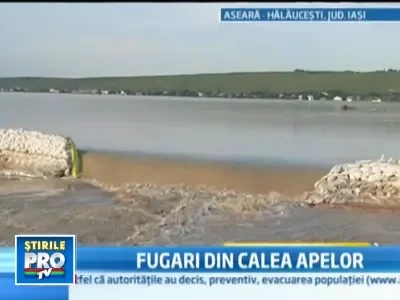 Evacuari de urgenta! Diguri surpate! Siretul a atins cote alarmante