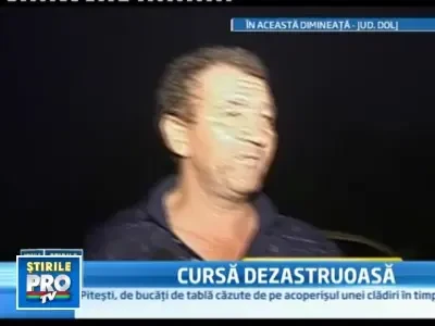 In viteza au intrat cu masina intr-o casa. Sase tineri la spital