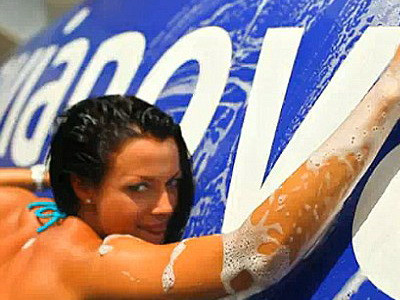 Reclama sexy la o companie aviatica! E scandal intre rusi si australieni