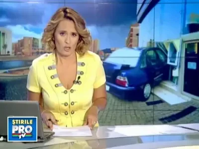 Banca cu ghinion! Le-a intrat masina prin geam a doua oara in doi ani