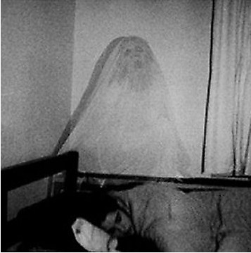 Al saselea simt. Doi copii sustin ca vad oameni morti