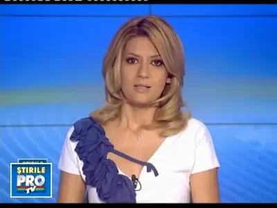 Minune in aer! S-au catapultat din avionul in flacari