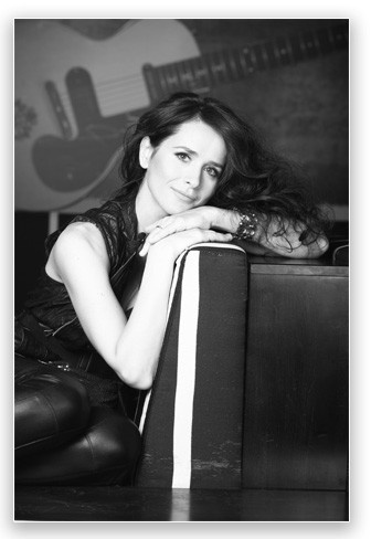 Suparat pe ginere, tatal Madalinei Manole vrea custodia nepotului