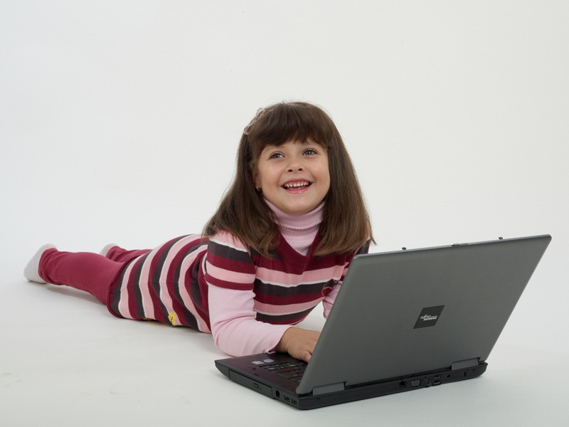 (P) Romtelecom ii ajuta pe romani sa infrunte criza cu scaderi de preturi