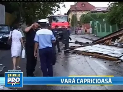 Vara capricioasa. Ploile torentiale au maturat orasele Pitesti si Slanic