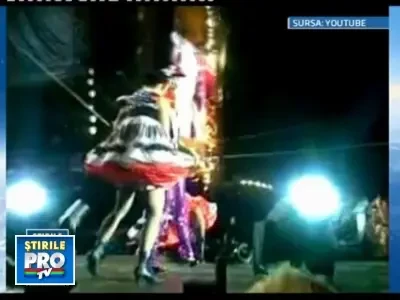 Pink, dusa de urgenta la spital dupa ce a cazut de pe scena