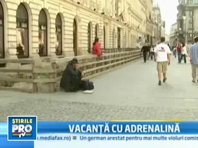 Vrei o vacanta cu adrenalina? Fa un salt cu parasuta de la 2.500 de metri!