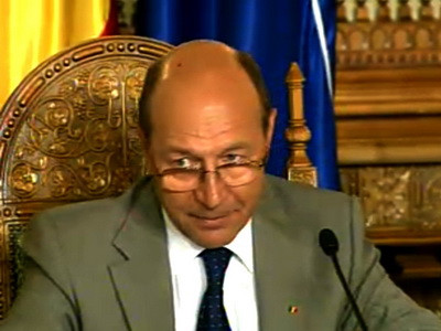 Presedintele Traian Basescu il primeste la Cotroceni pe seful serviciilor secrete britanice, MI6. Presa nu are acces