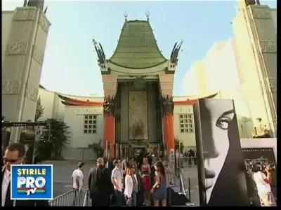 Angelina Jolie, mana in mana cu Brad Pitt! Bine, a lui a mai aluneca