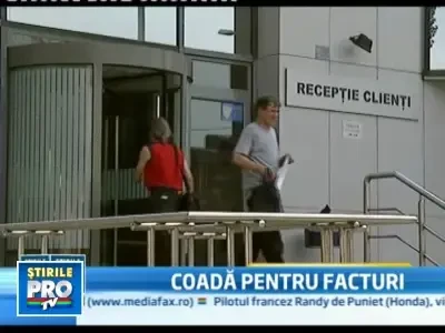 Statul la coada pentru plata facturilor, sport national la romani