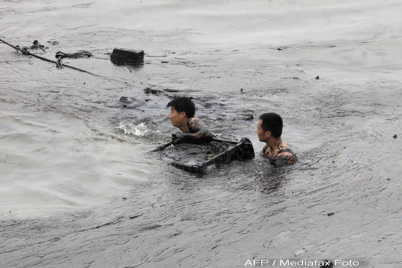 A murit inecat intr-o pata de petrol de 180 de kilometri patrati