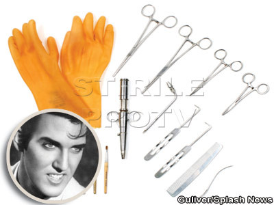 Ustensilele folosite la imbalsamarea lui Elvis Presley, scoase la licitatie