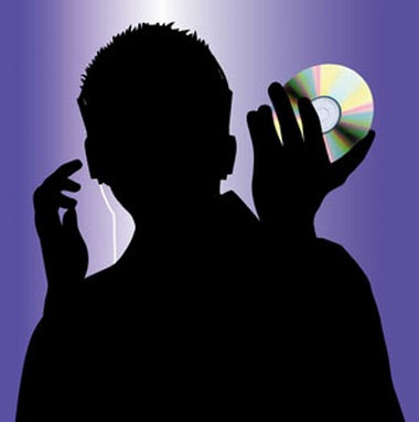 A descarcat ilegal melodii de pe net! Trebuie sa plateasca 1,5 mil dolari