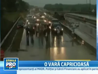 Rusii nu mai pot de cald. Americanii si chinezii se adapostesc de uragane