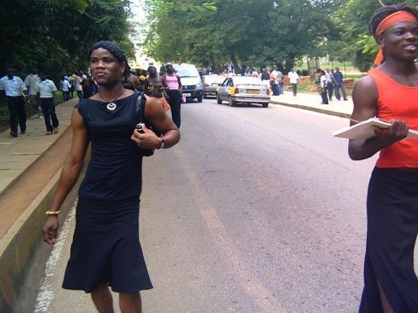 Cocote masculine! Parada travestitilor africani. FOTO