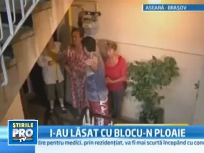 Mansardare de mantuiala! La fiecare ploaie se trezesc cu apa in apartamente